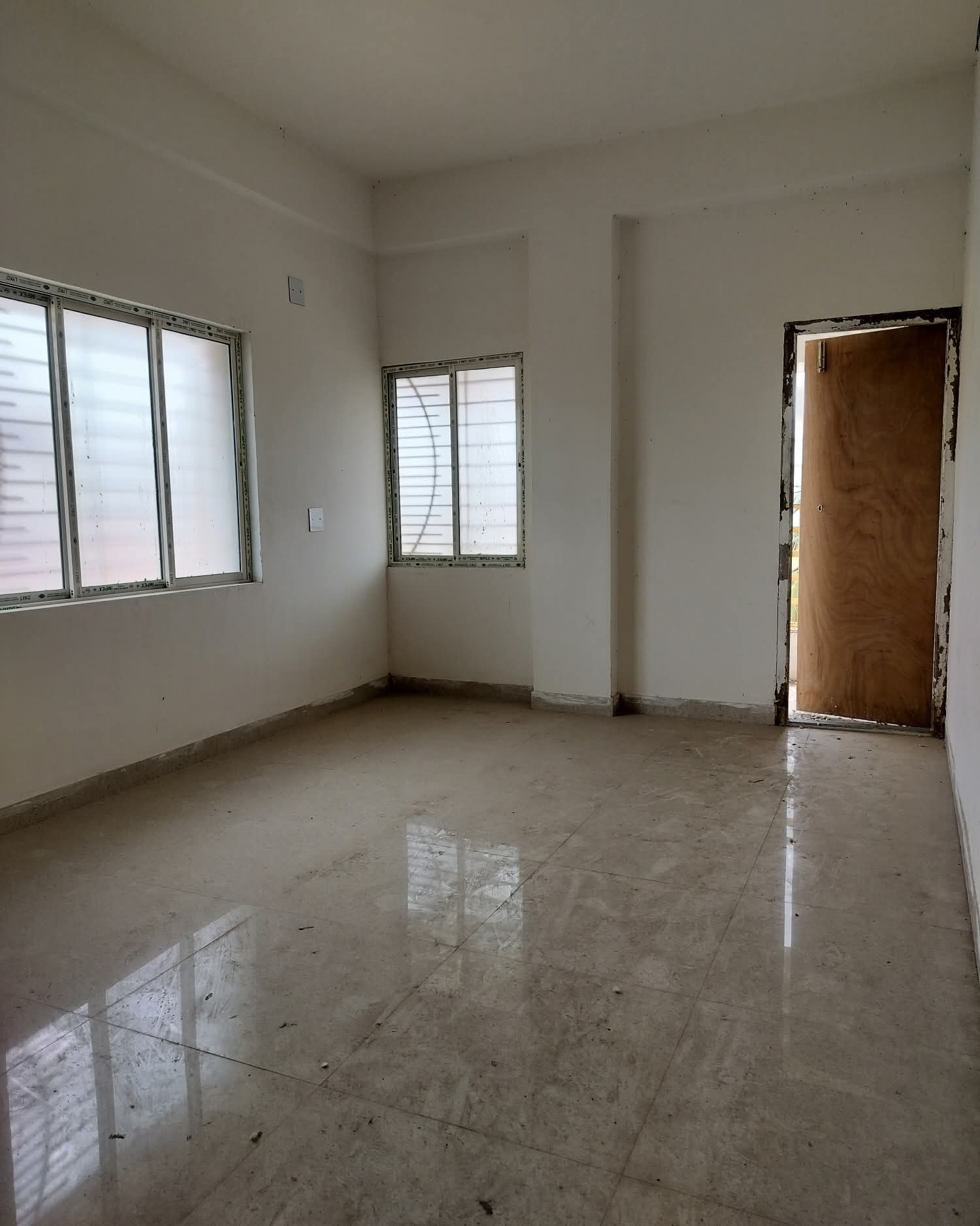 Spacious & Modern 3BHK Flat Available in