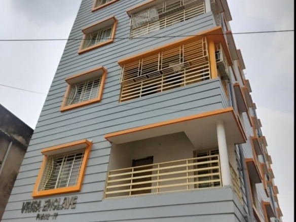 Spacious & Modern 3BHK Flat Available in