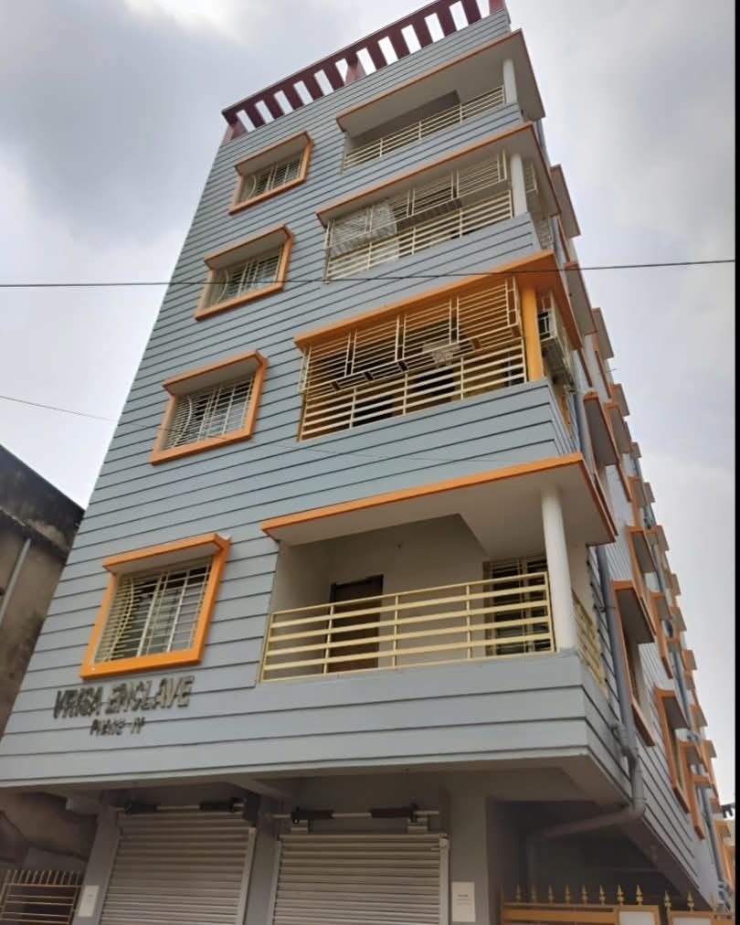 Spacious & Modern 3BHK Flat Available in